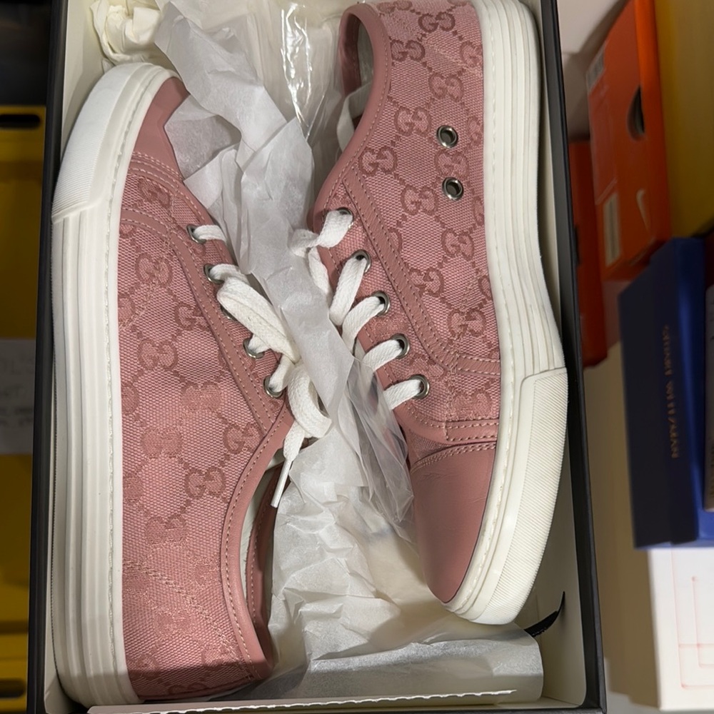 Gucci Women's Pink Sneakers